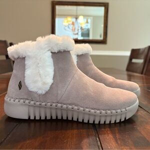 Skechers Air Cooled Goga Mat Boots, Size 7.5